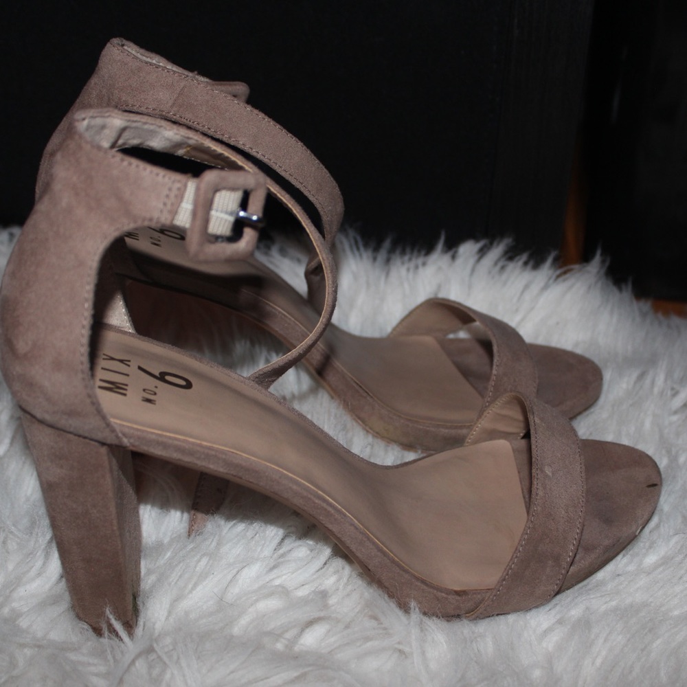 Heels!!! - Picture 2 of 8